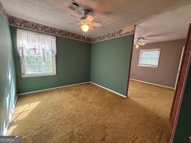 227 W Lakeview Drive, Lagrange, GA 30240