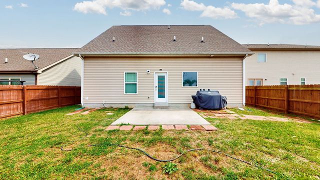 7431 Maroney Dr, Antioch, TN 37013