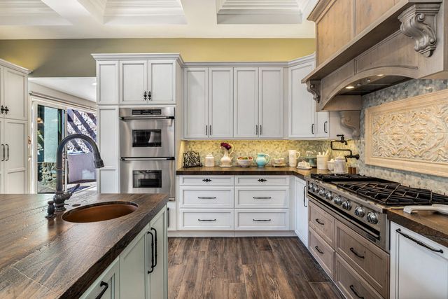 3330 Andreas Hills Drive, Palm Springs, CA 92264