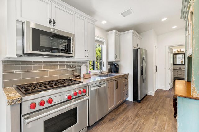3330 Andreas Hills Drive, Palm Springs, CA 92264