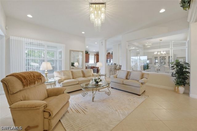 4945 Shaker Heights Ct CT 202, Naples, FL 34112