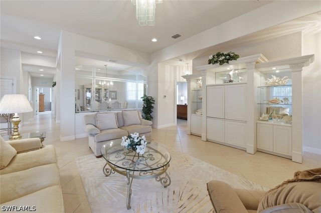 4945 Shaker Heights Ct CT 202, Naples, FL 34112