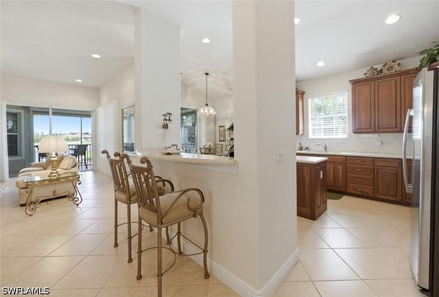 4945 Shaker Heights Ct CT 202, Naples, FL 34112