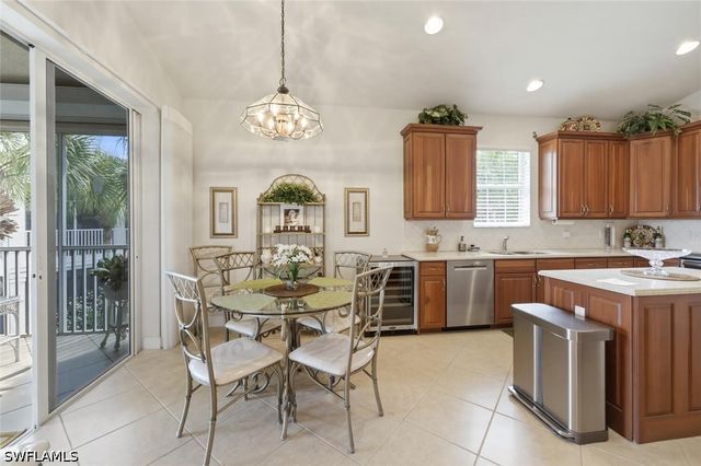 4945 Shaker Heights Ct CT 202, Naples, FL 34112