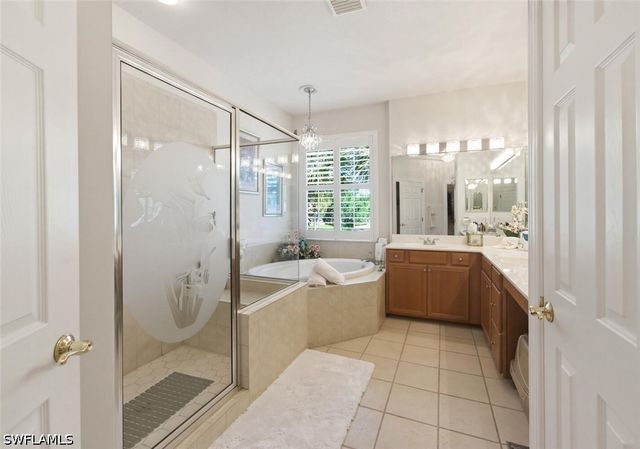 4945 Shaker Heights Ct CT 202, Naples, FL 34112