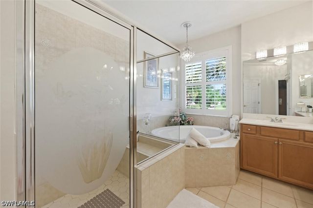 4945 Shaker Heights Ct CT 202, Naples, FL 34112