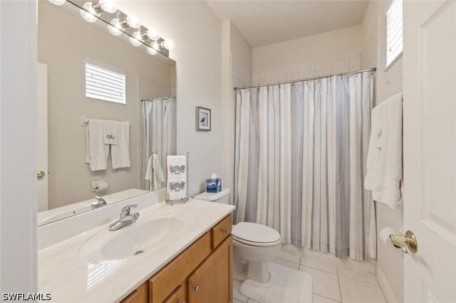 4945 Shaker Heights Ct CT 202, Naples, FL 34112