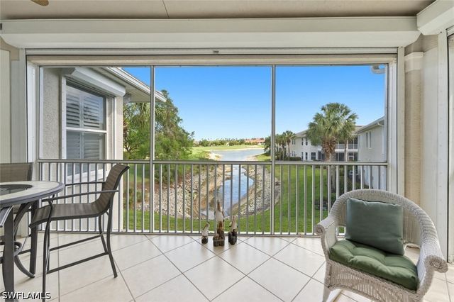 4945 Shaker Heights Ct CT 202, Naples, FL 34112