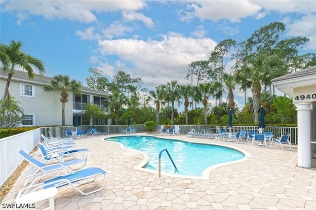 4945 Shaker Heights Ct CT 202, Naples, FL 34112