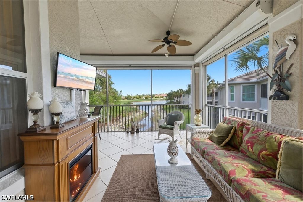 4945 Shaker Heights Ct CT 202, Naples, FL 34112