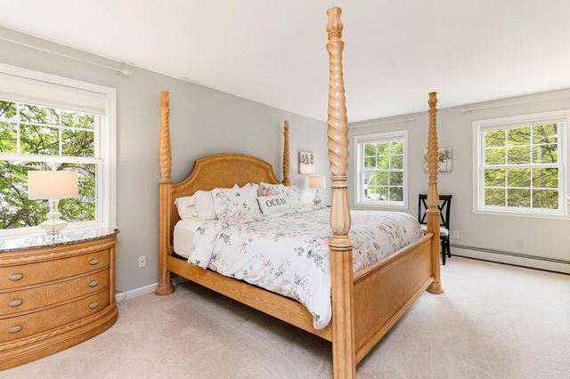 31 Barrett Lane, Williston, VT 05495