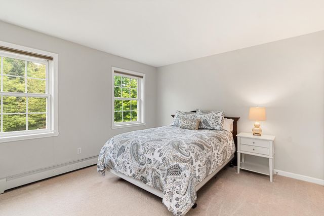 31 Barrett Lane, Williston, VT 05495
