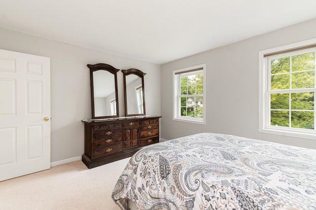 31 Barrett Lane, Williston, VT 05495
