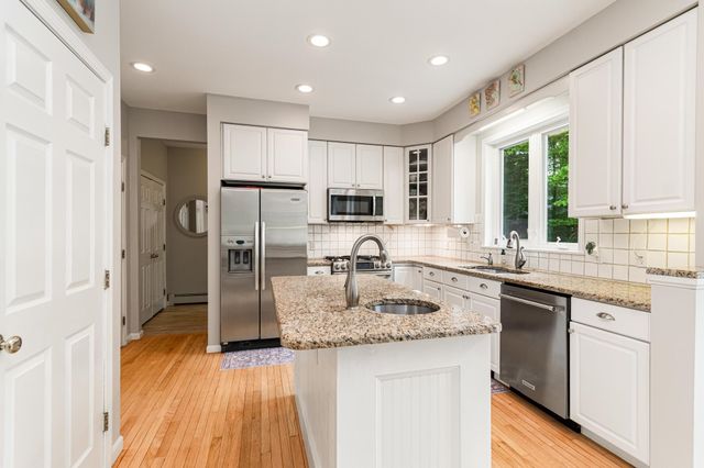 31 Barrett Lane, Williston, VT 05495