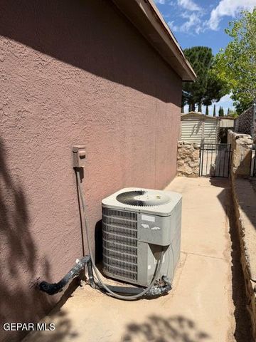 14249 DESERT SAGE Drive, Horizon City, TX 79928