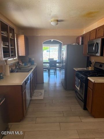 14249 DESERT SAGE Drive, Horizon City, TX 79928