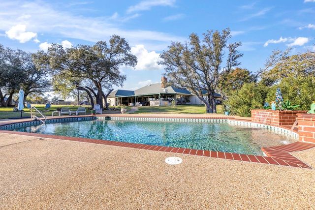 664 County Road 300, Hamilton, TX 76531