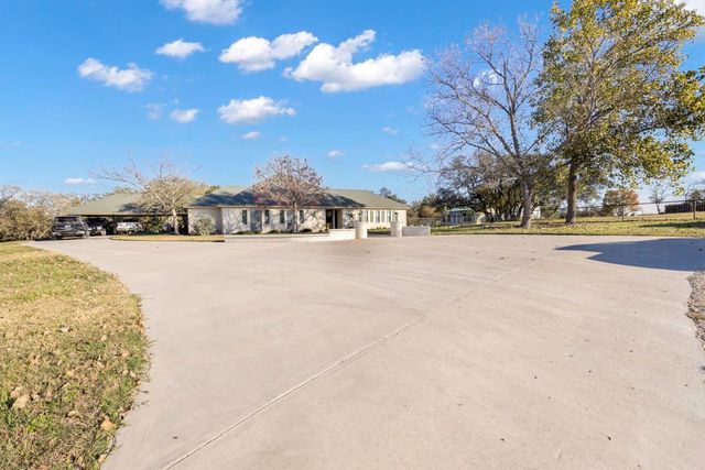 664 County Road 300, Hamilton, TX 76531