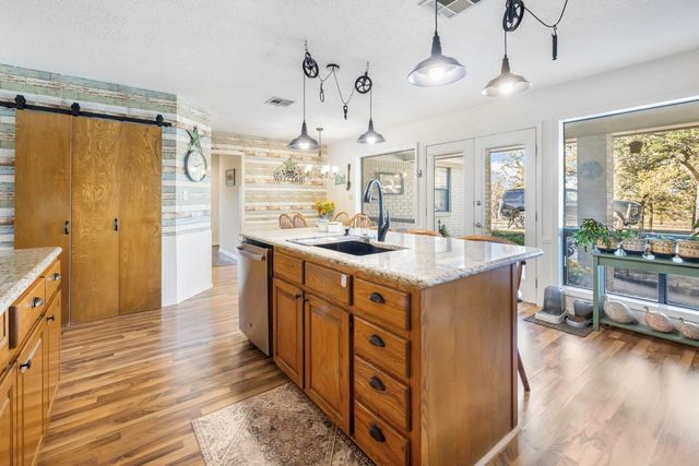 664 County Road 300, Hamilton, TX 76531