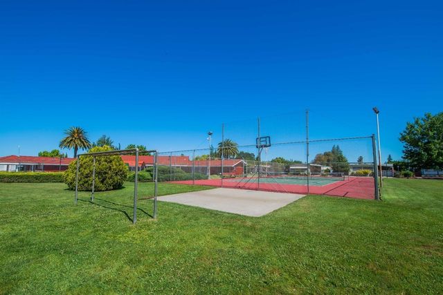 7430 Bouvais Cir, Sacramento, CA 95828