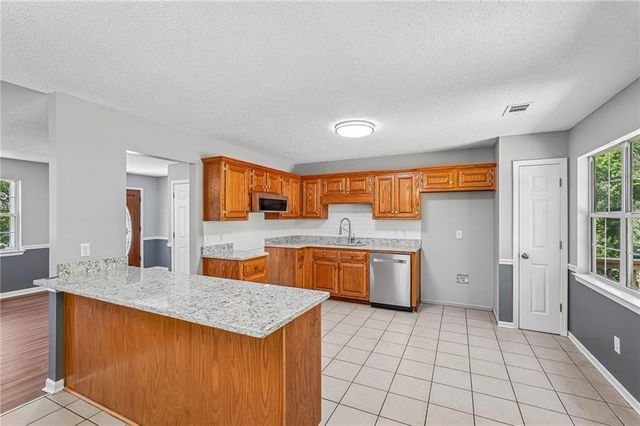 759 Buck Boulevard SE, Calhoun, GA 30701