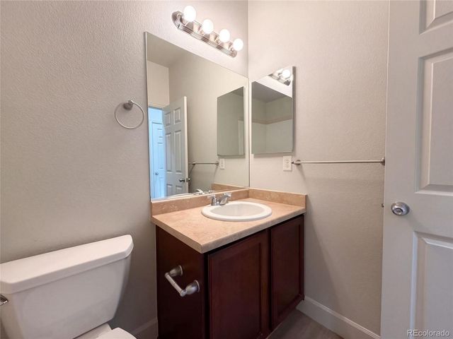 5406 S Fultondale Way, Aurora, CO 80016