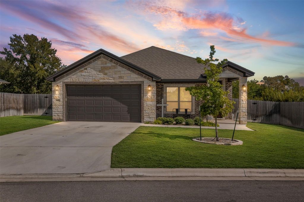 707 Eagle Pass DR, Salado, TX 76571