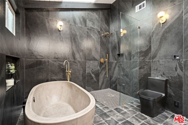 5439 Gentry Avenue, Valley Village, CA 91607