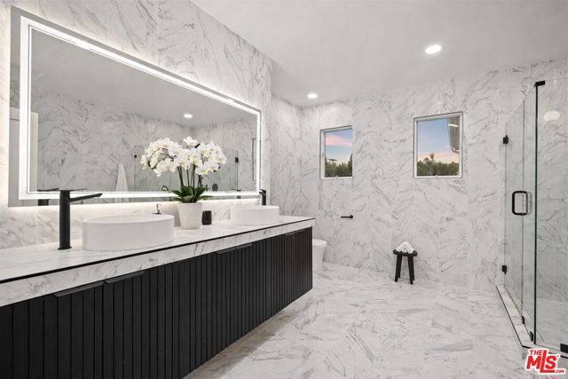 5439 Gentry Avenue, Valley Village, CA 91607