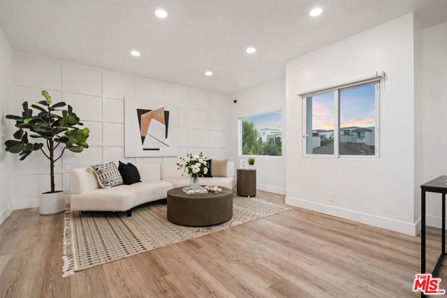 5439 Gentry Avenue, Valley Village, CA 91607