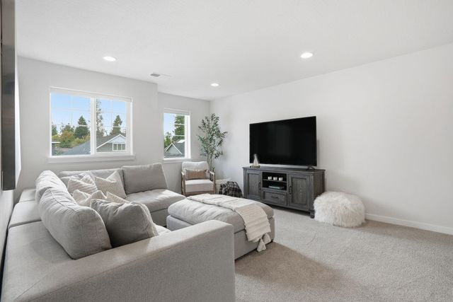 2025 E 33rd Ave, Spokane, WA 99203