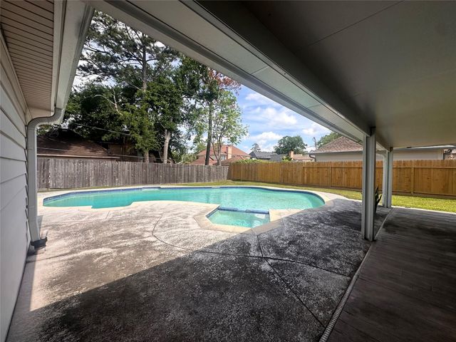 3502 Aspen Bend Drive, Houston, TX 77068