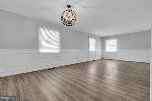 100 EVERGREEN DR, Willingboro, NJ 08046