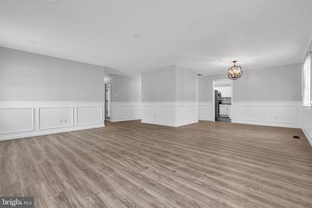 100 EVERGREEN DR, Willingboro, NJ 08046