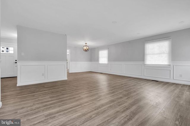 100 EVERGREEN DR, Willingboro, NJ 08046