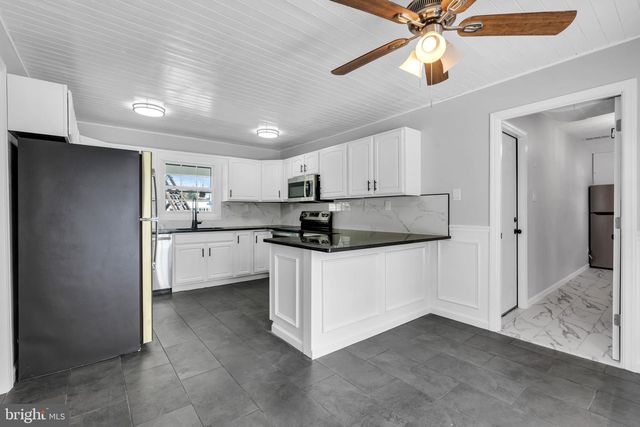 100 EVERGREEN DR, Willingboro, NJ 08046