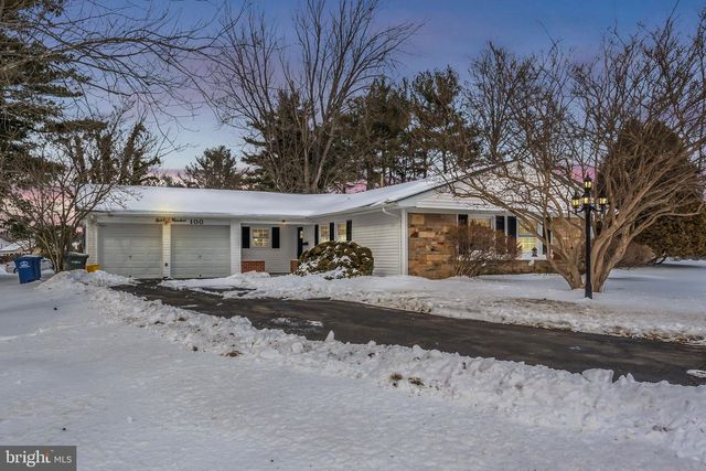 100 EVERGREEN DR, Willingboro, NJ 08046