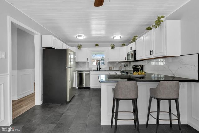 100 EVERGREEN DR, Willingboro, NJ 08046