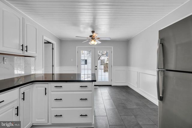 100 EVERGREEN DR, Willingboro, NJ 08046