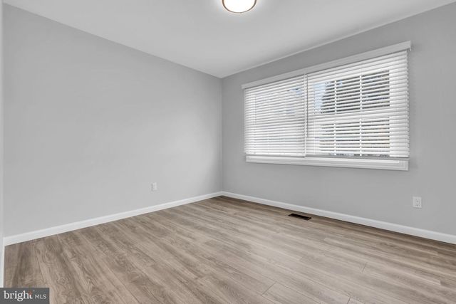 100 EVERGREEN DR, Willingboro, NJ 08046