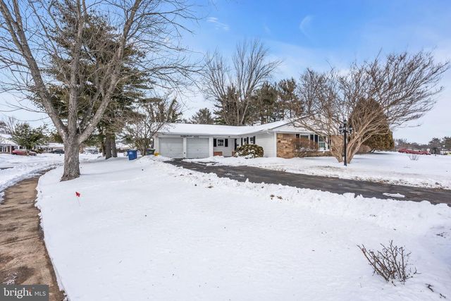 100 EVERGREEN DR, Willingboro, NJ 08046