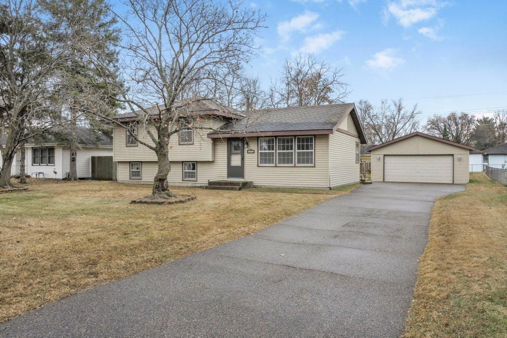 2862 116th Avenue NW, Coon Rapids, MN 55433