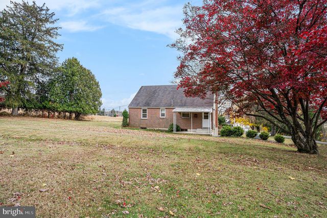 2390 OLD ROUTE 100, Barto, PA 19504