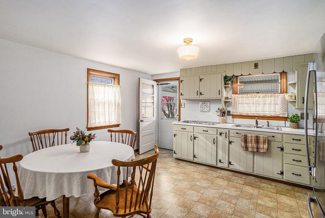 2390 OLD ROUTE 100, Barto, PA 19504
