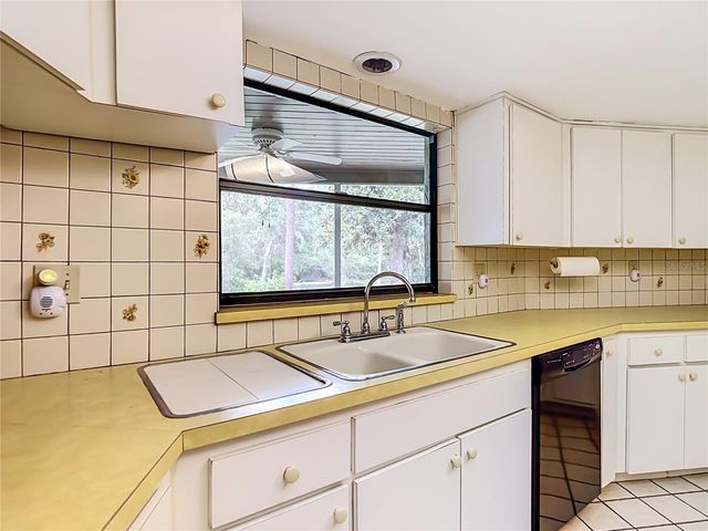10050 DEER LANE, New Port Richey, FL 34654