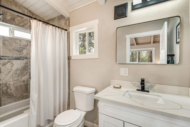 1363 NE Bear Creek Road, Bend, OR 97701