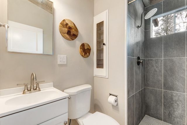 1363 NE Bear Creek Road, Bend, OR 97701