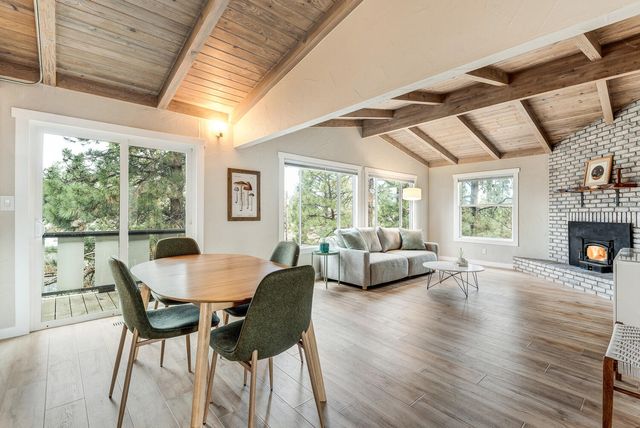 1363 NE Bear Creek Road, Bend, OR 97701