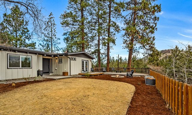 1363 NE Bear Creek Road, Bend, OR 97701