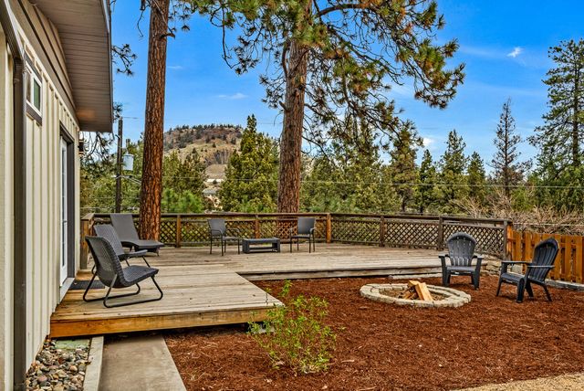 1363 NE Bear Creek Road, Bend, OR 97701